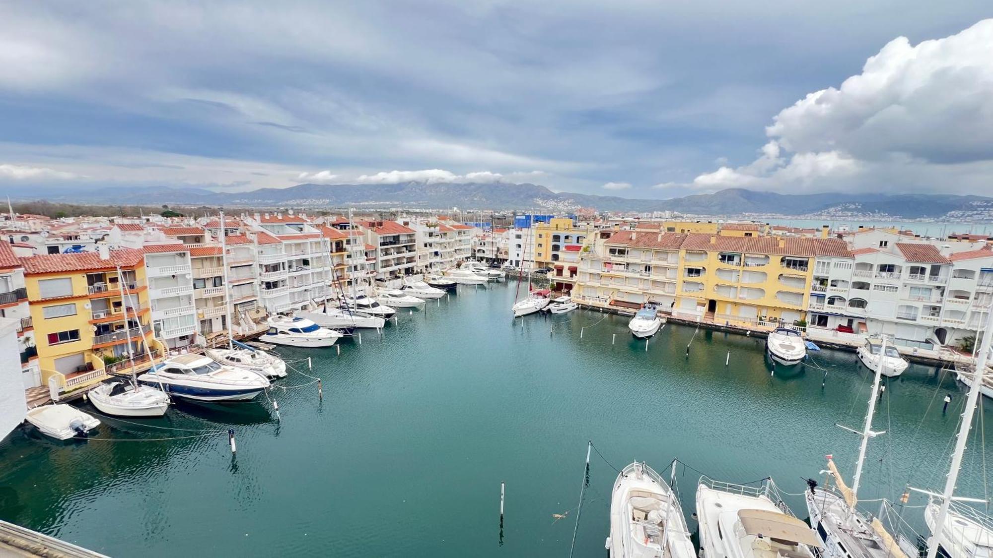 C Frente Al Canal Con Terraza Ampuriabrava