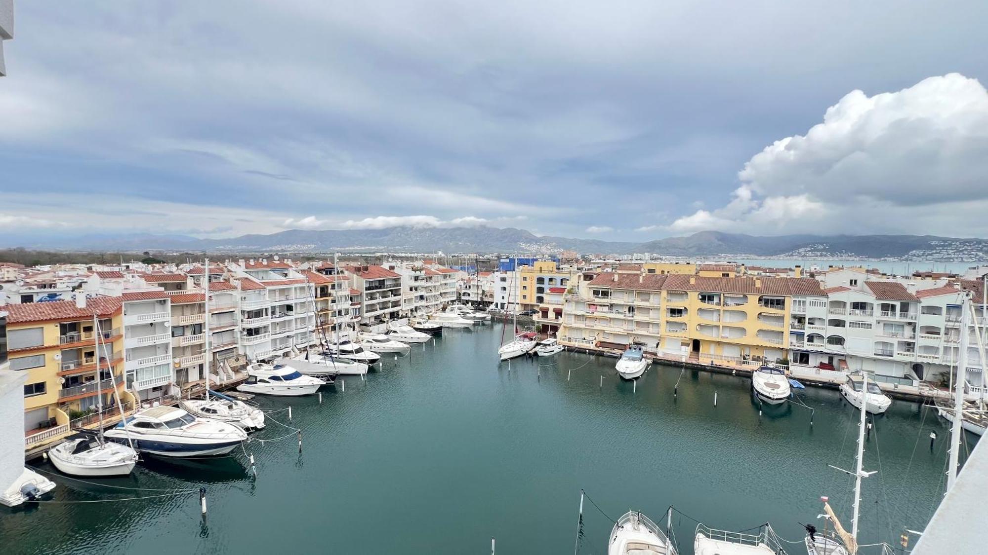 Apartamento C Frente Al Canal Con Terraza Ampuriabrava