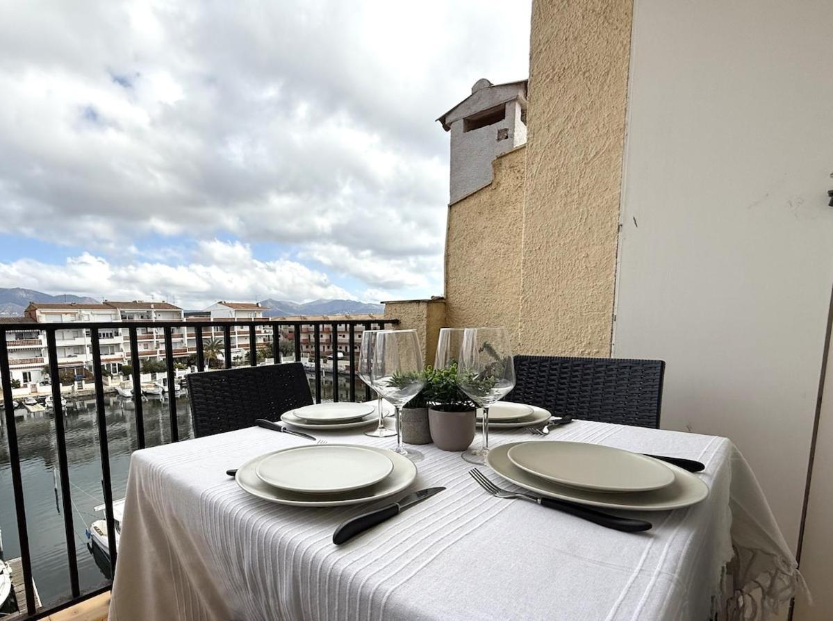 Manilla Akoya Consejeria, Vue Port Emporda Apartamento *