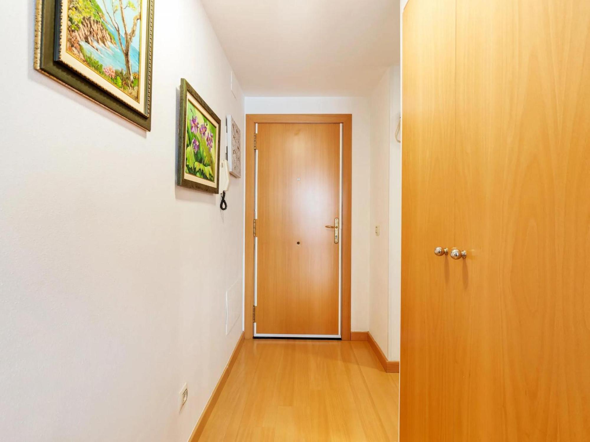 - 6 Pers, 67 M2, 3/2 - Es-228-202 * Rosas