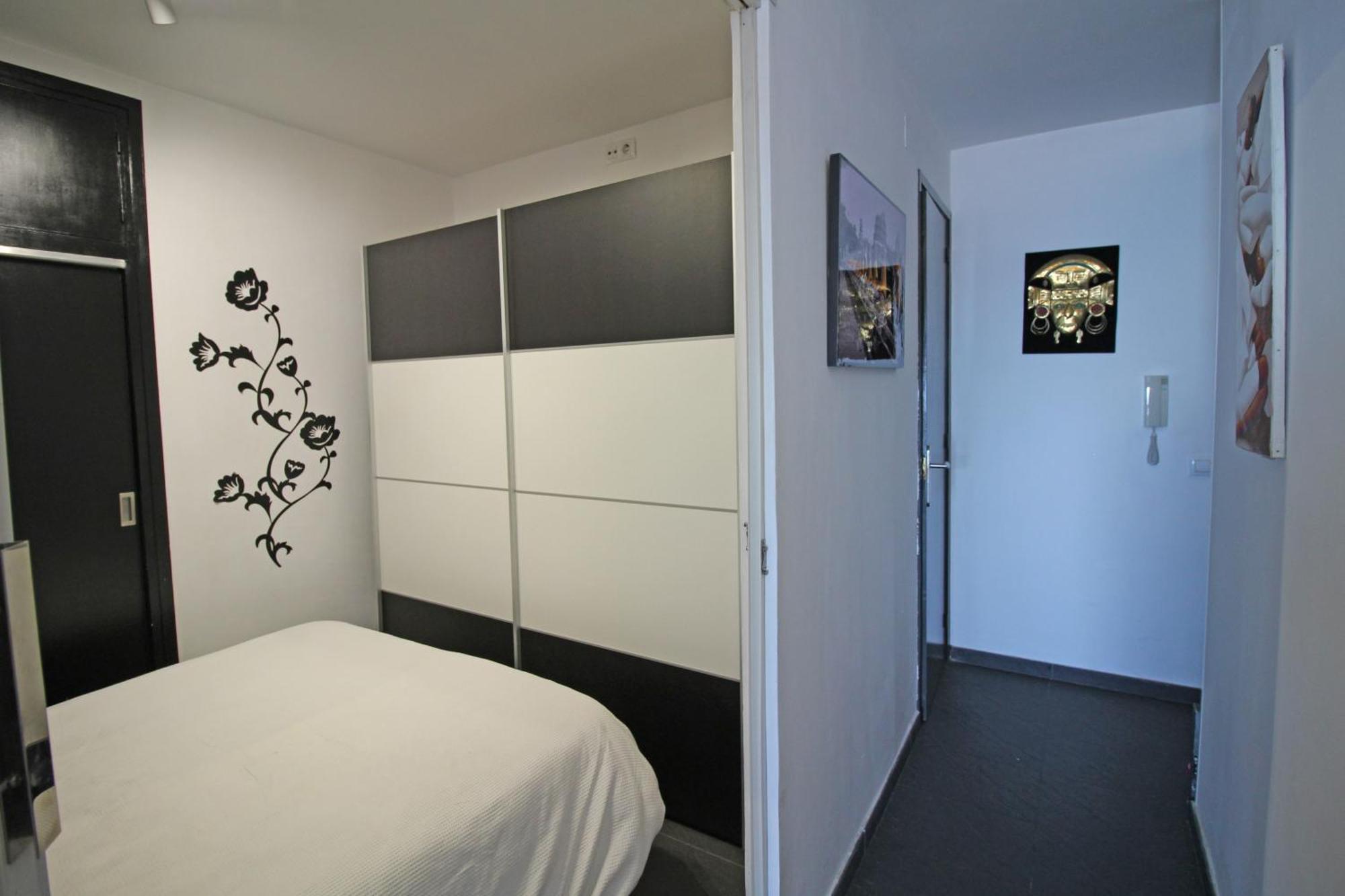 Basic Comfort Manhattan 0115 * Empuriabrava