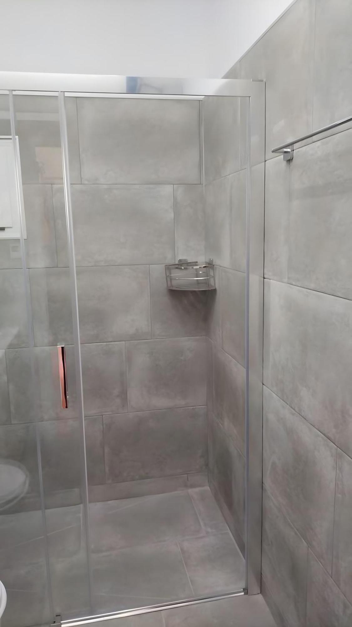 Pie De Jardín En Apartamento Rosas