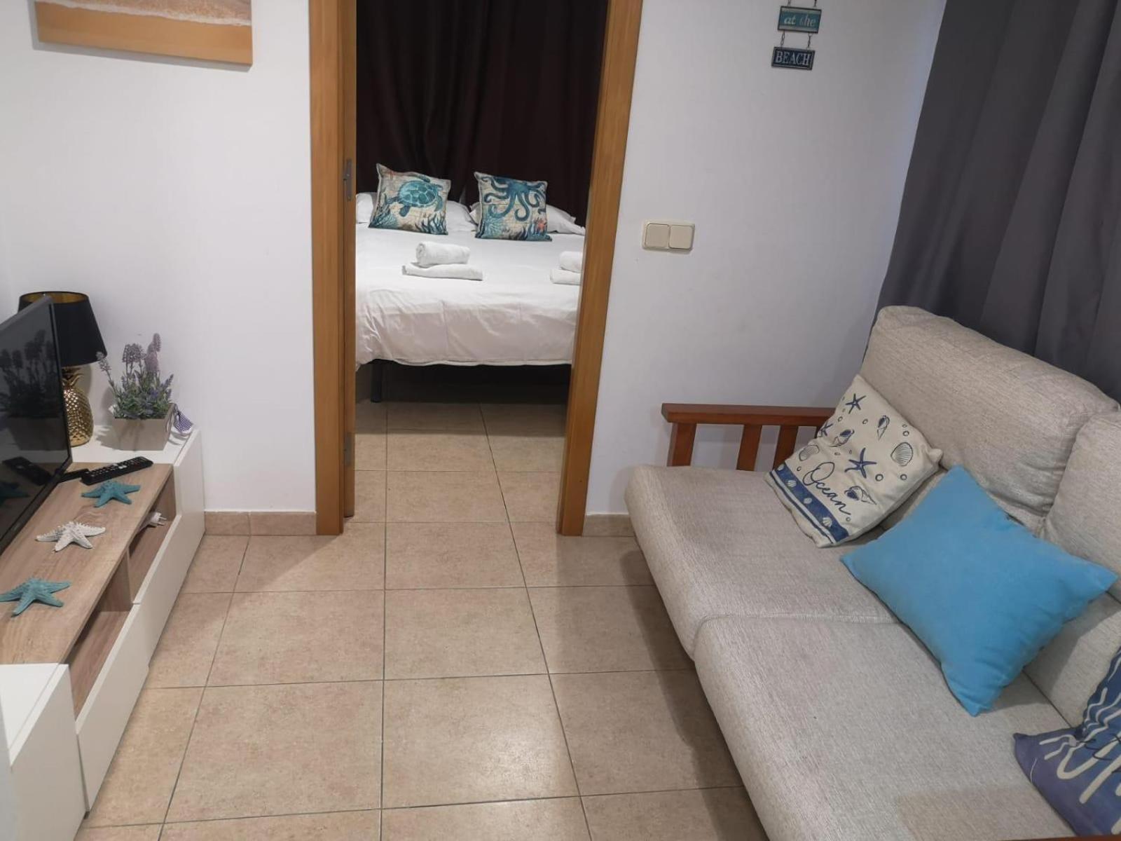 Piso A Pie De Calle En Pleno Corazon De Y 2 Minutos Andando Del Mar Apartamento *
