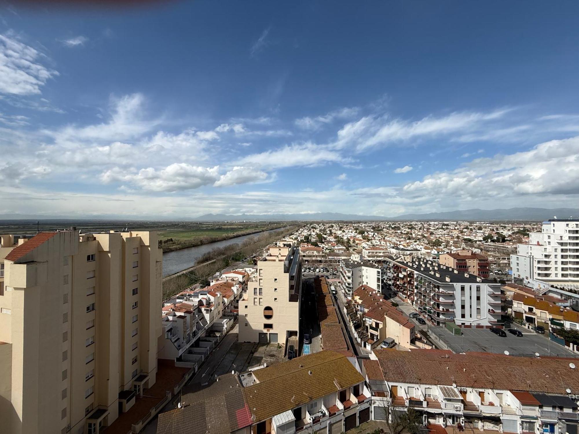 Awaydays - Karina - 1st Sea Line Apartment Empuriabrava
