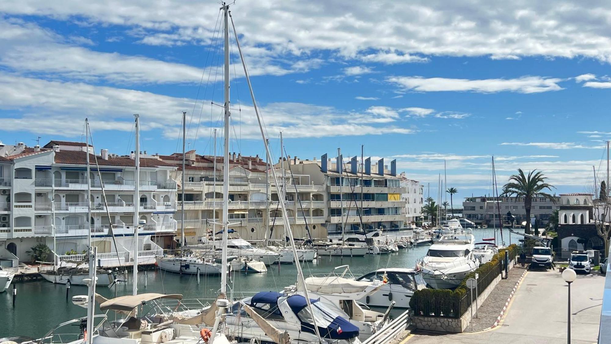 B Frente Al Canal Con Terraza Apartamento Ampuriabrava
