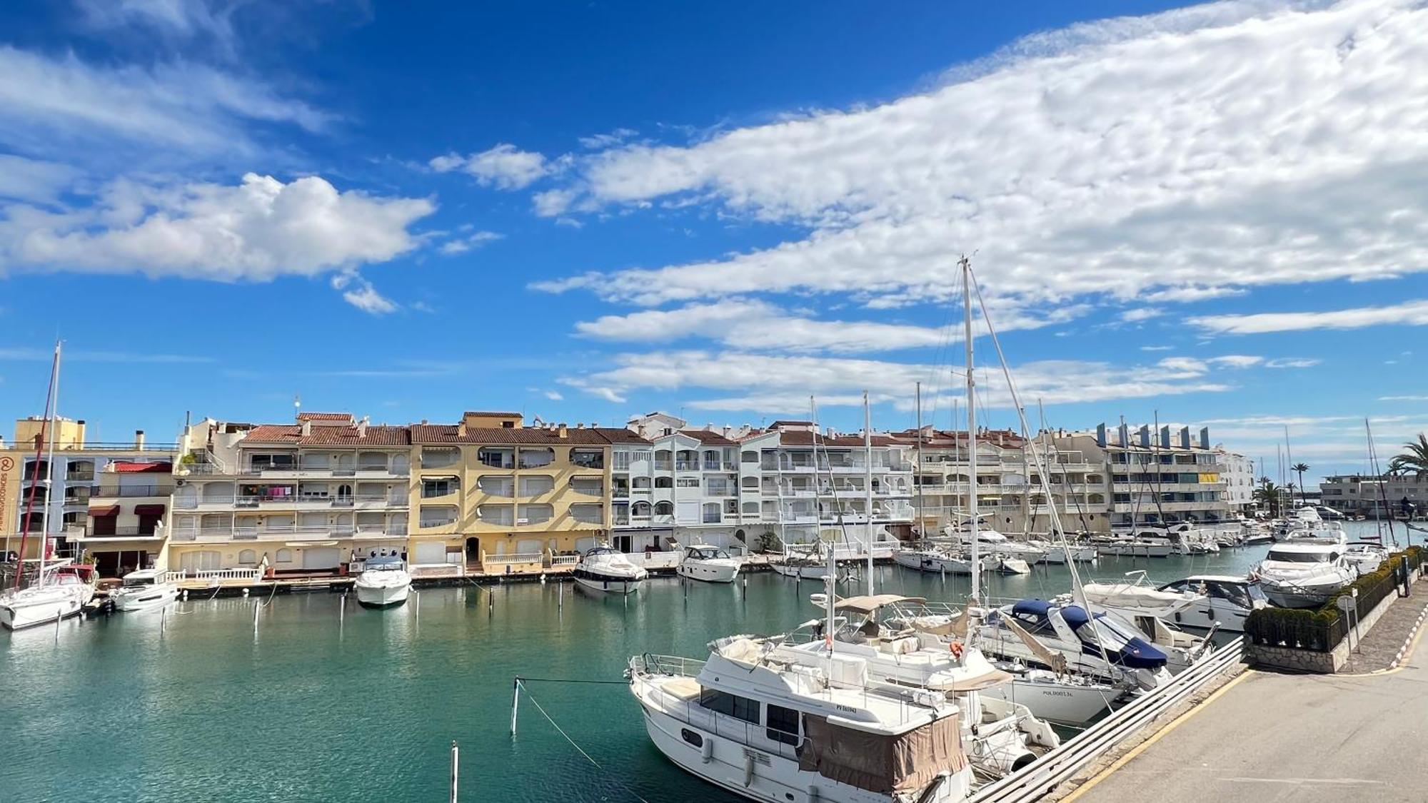B Frente Al Canal Con Terraza Ampuriabrava