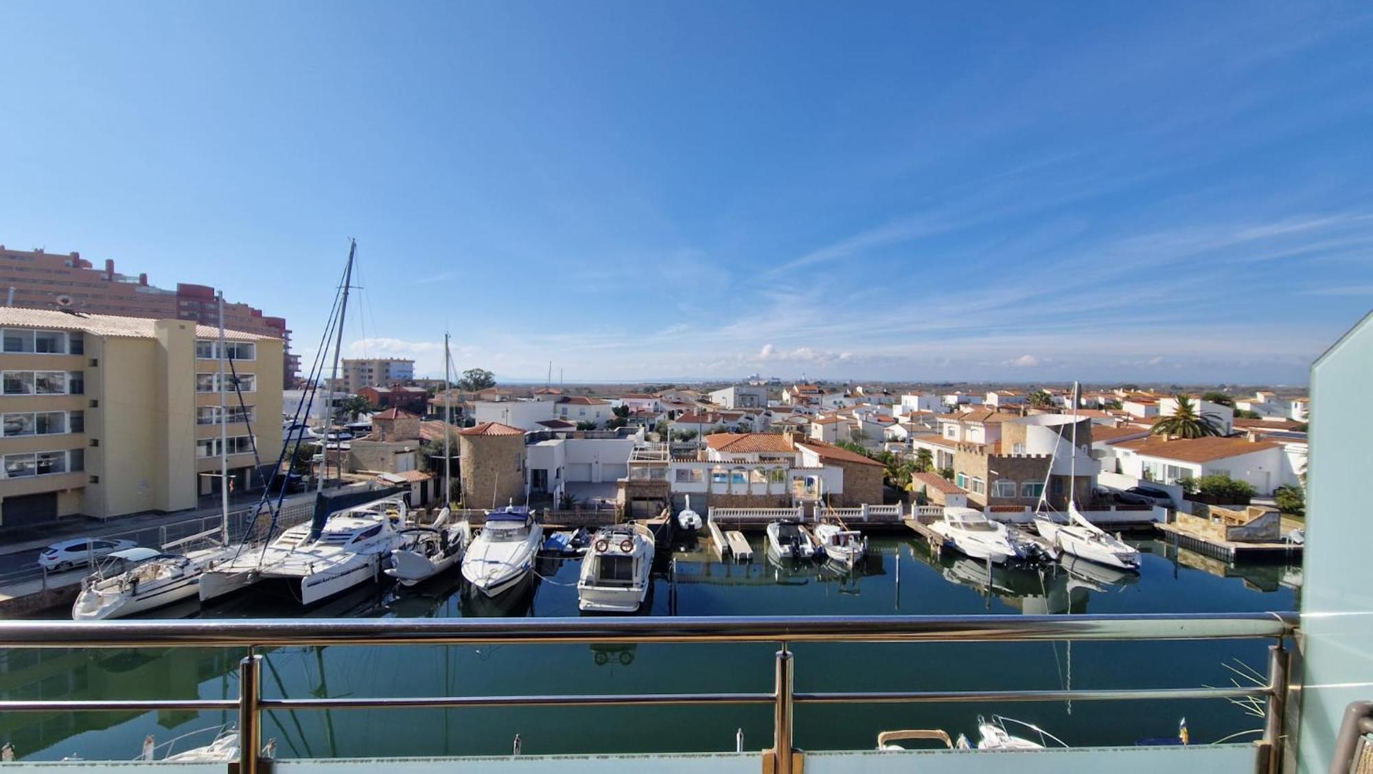 Cap Mestral Con Piscina Y Aire Acondicionando *