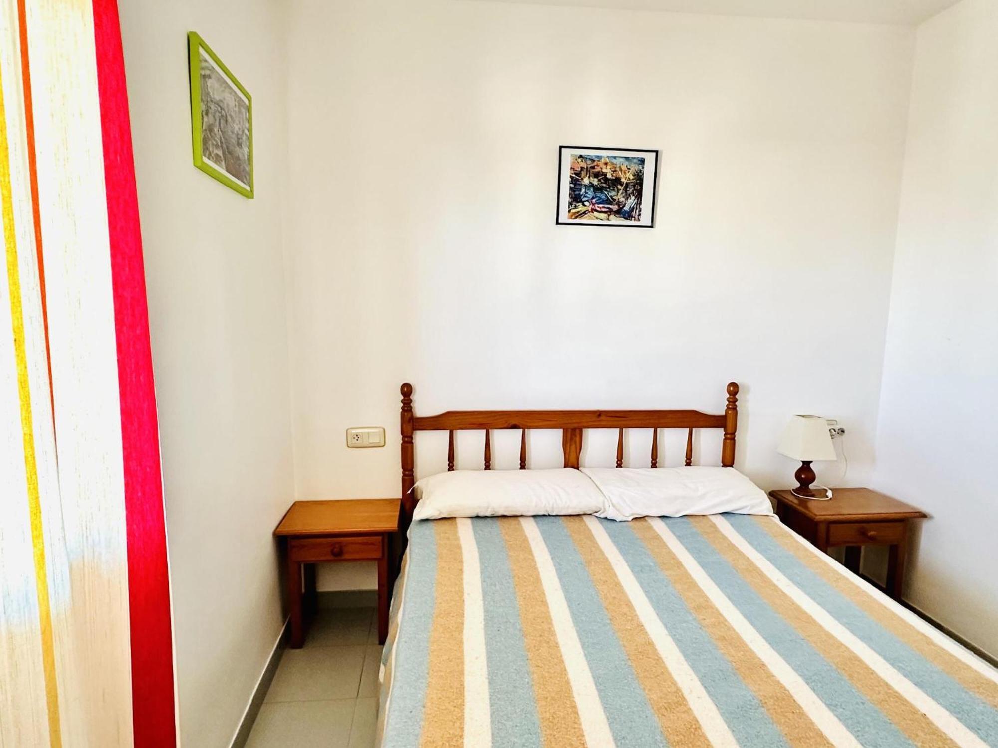 2179 Rocmar 7 4-b, Excelente Situacion Frente Al Puerto Pesquero Y Con Vista A La Bahia. Gran Terraza. Gran Parking Publico Delante. - Es-258-54 Apartamento Rosas