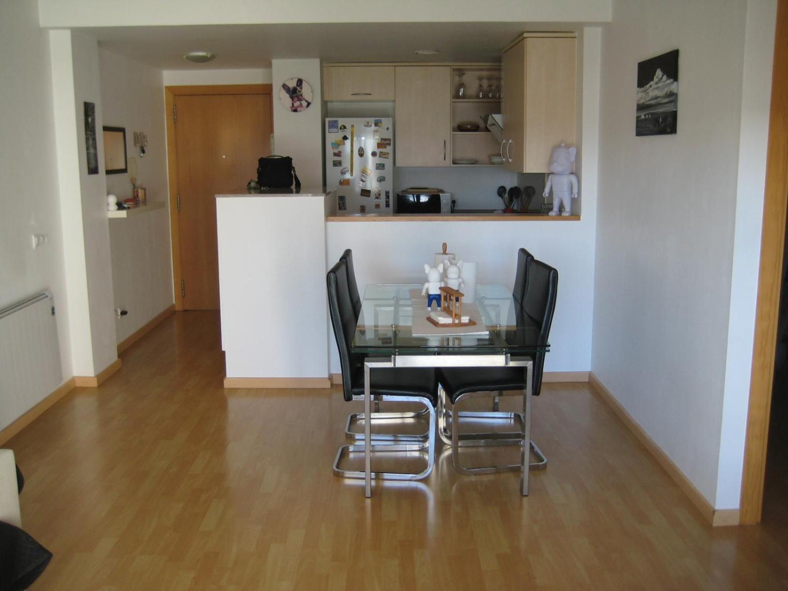 Apartamento Luminoso Con Piscina *