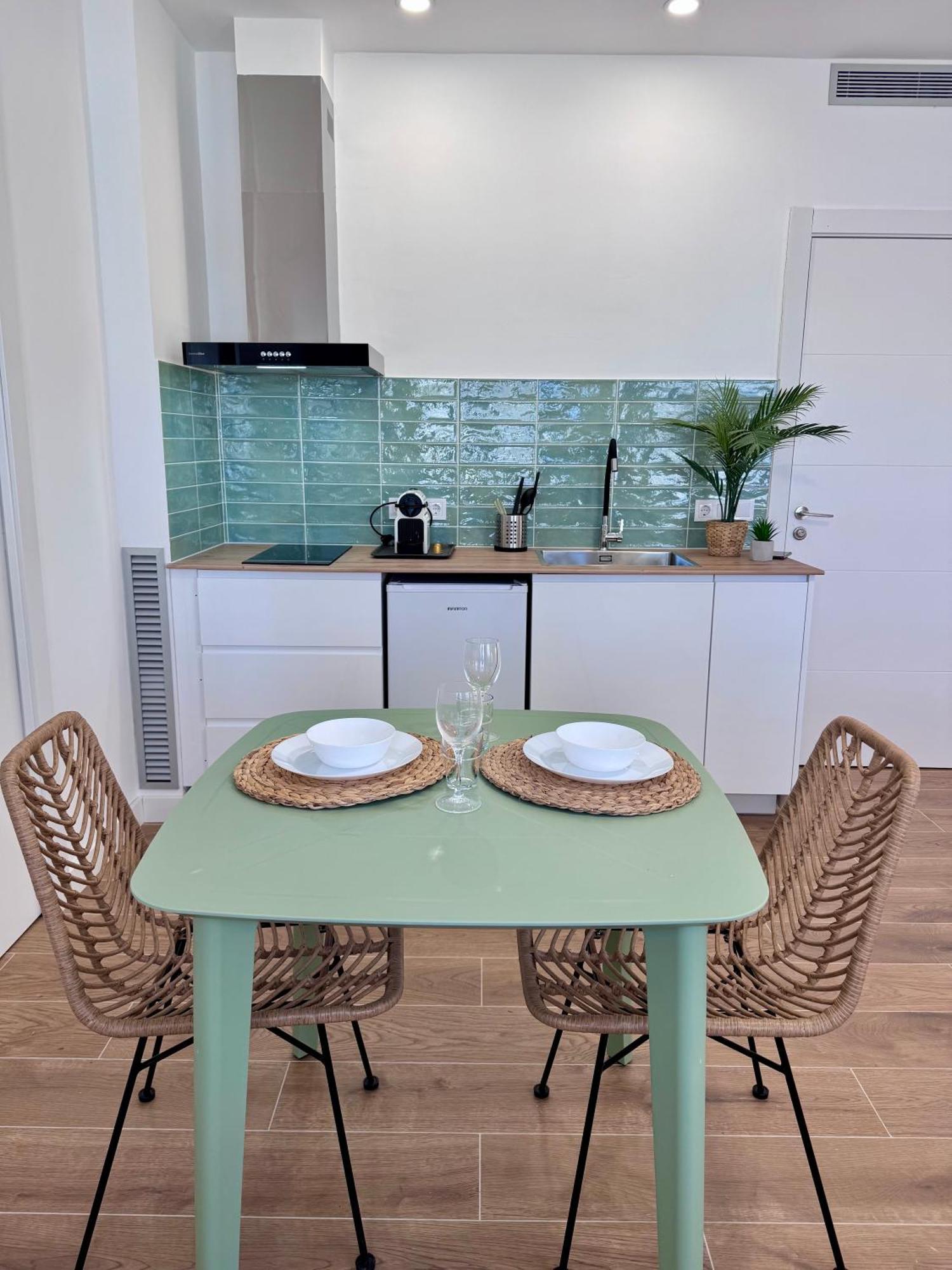 Apartamento Estudio En Planta Baja, Con Piscina Comunitaria *