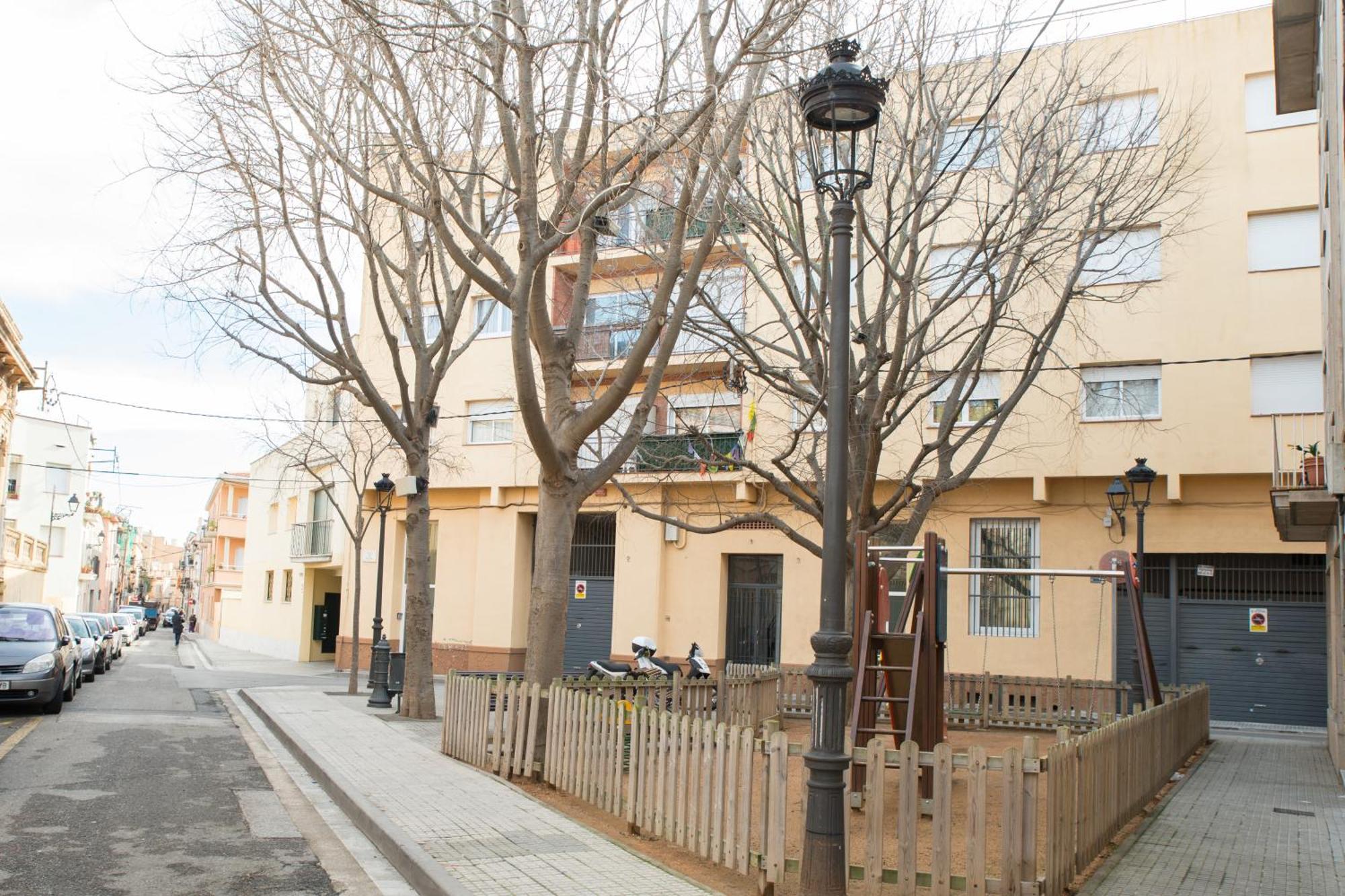 Apartamento Lloguer30 Blaumar Is Family-friendly And Centrally Located