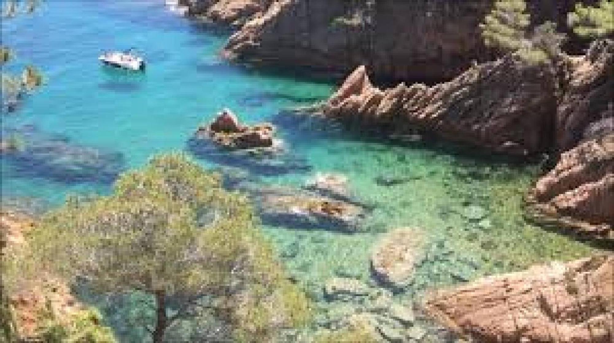 Lloguer30 Blaumar Is Family-friendly And Centrally Located Apartamento Sant Feliu de Guíxols