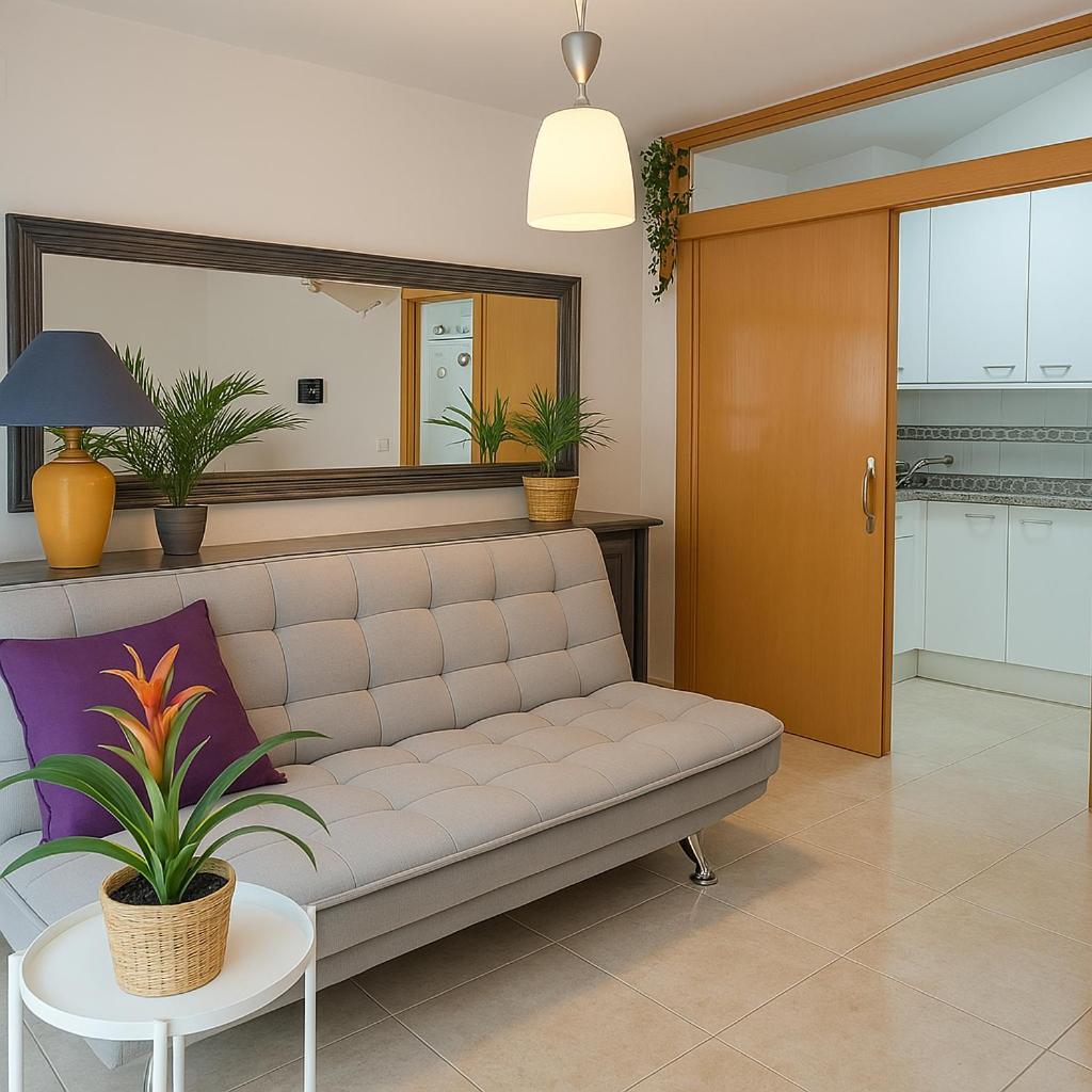 Apartamento A 50 Metros De La Playa. *