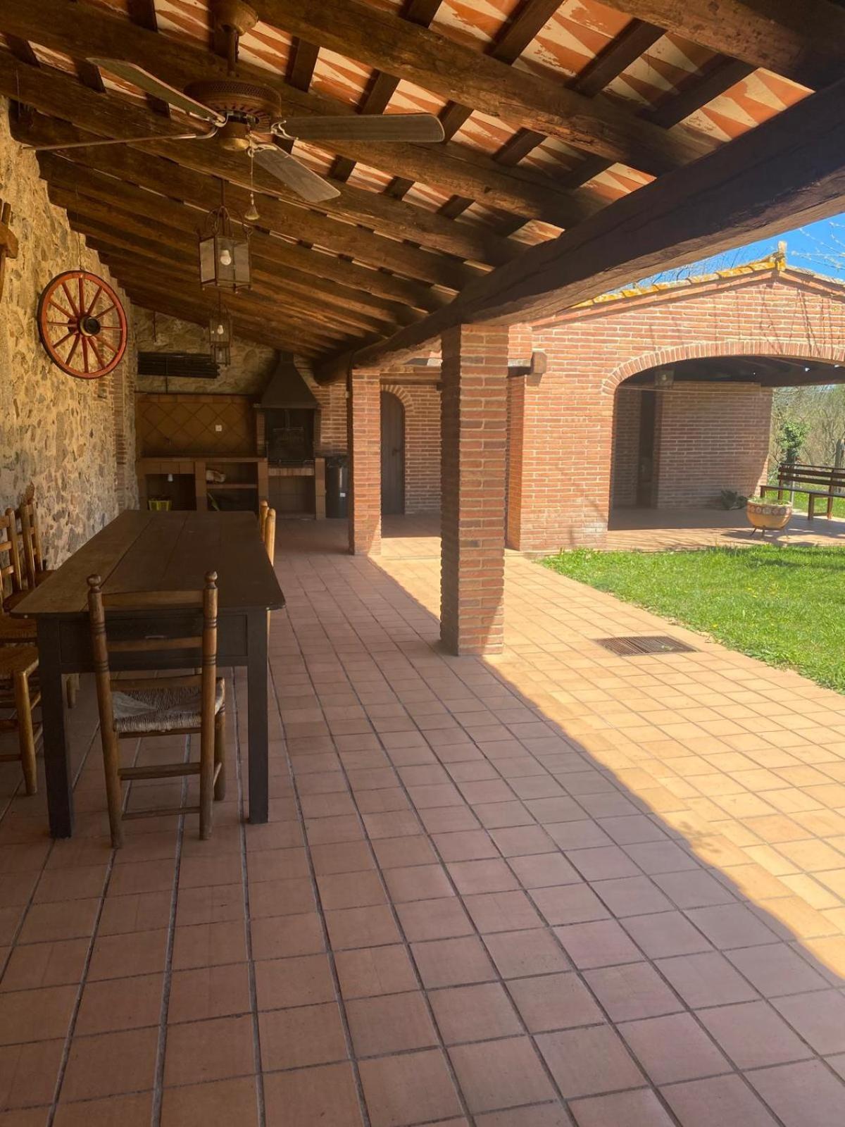 Masia Tibau Chalet Llagostera