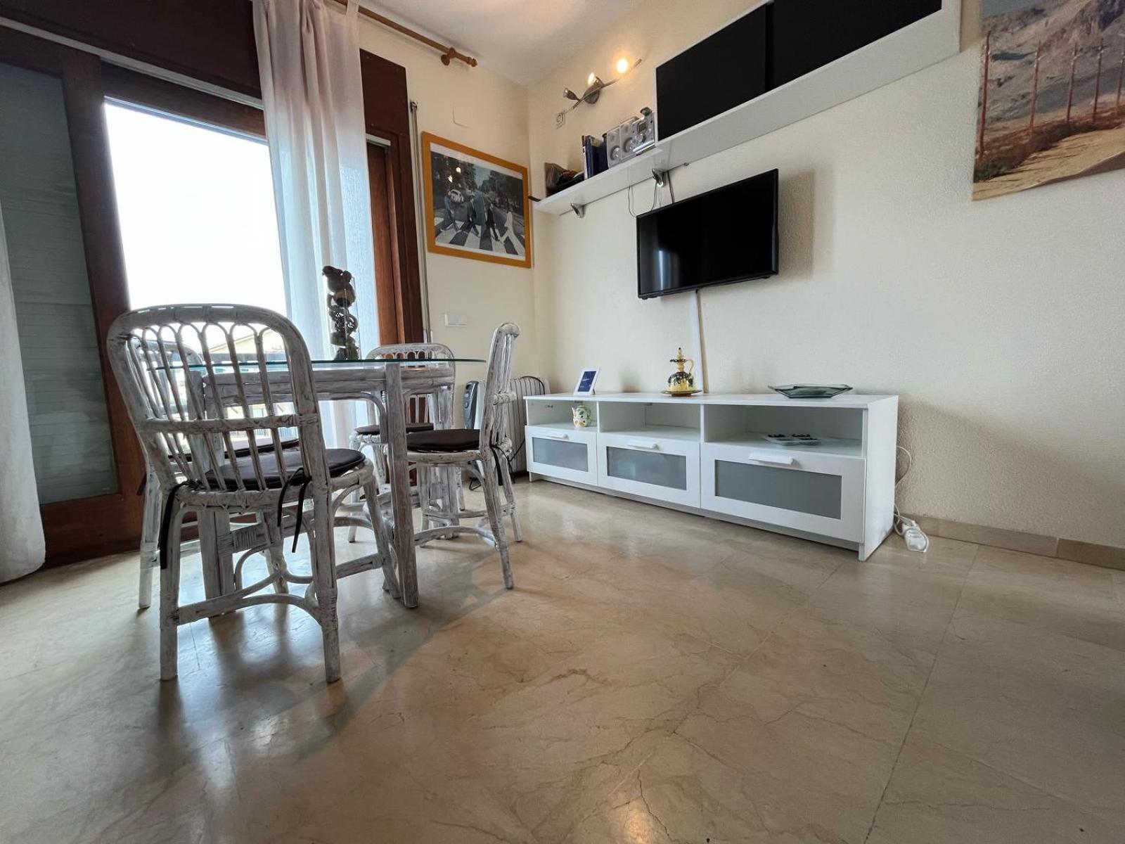 Apartamento L'Escala Apartment *