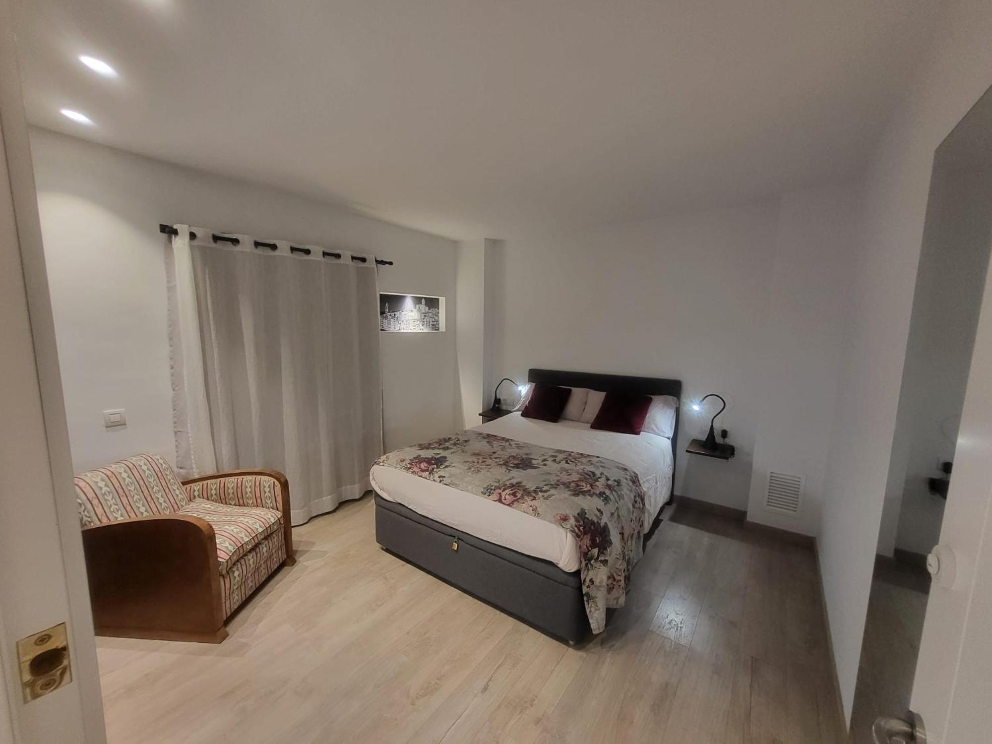 Turistic - Piso De 3 Gerona
