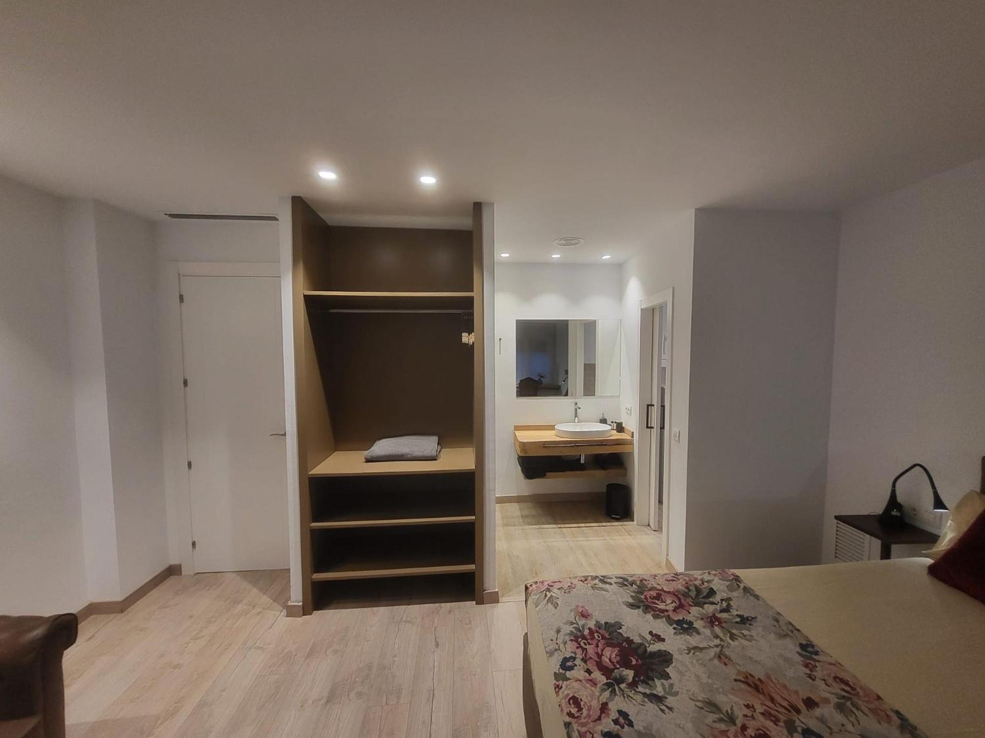 Turistic - Piso De 3 * Gerona