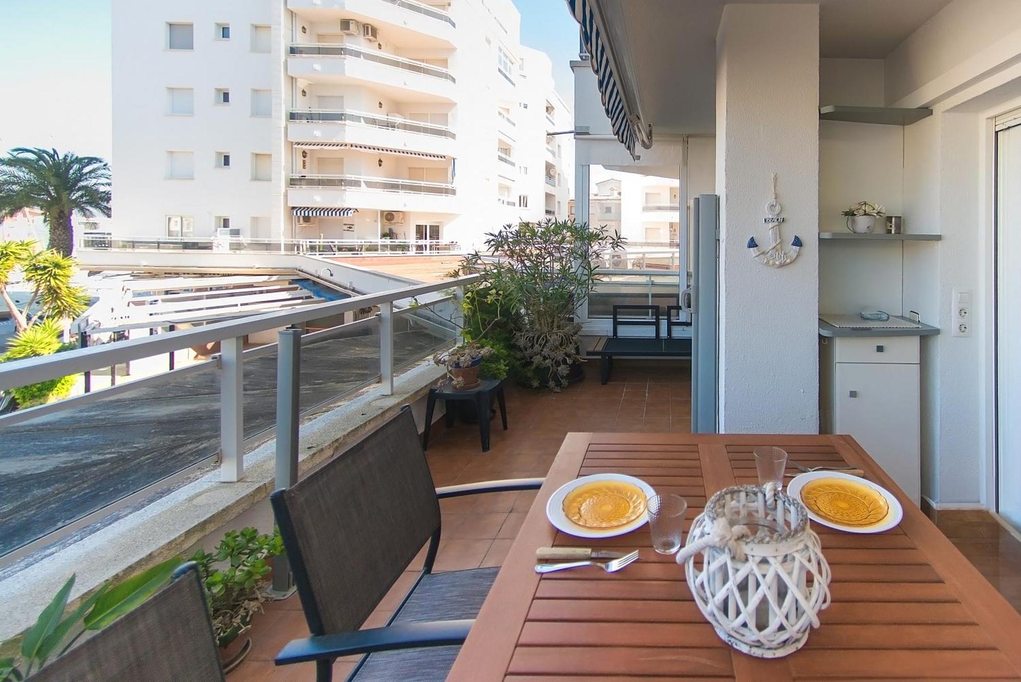 Welcs 059 Emp Frente Al Canal Con Terraza * Empuriabrava