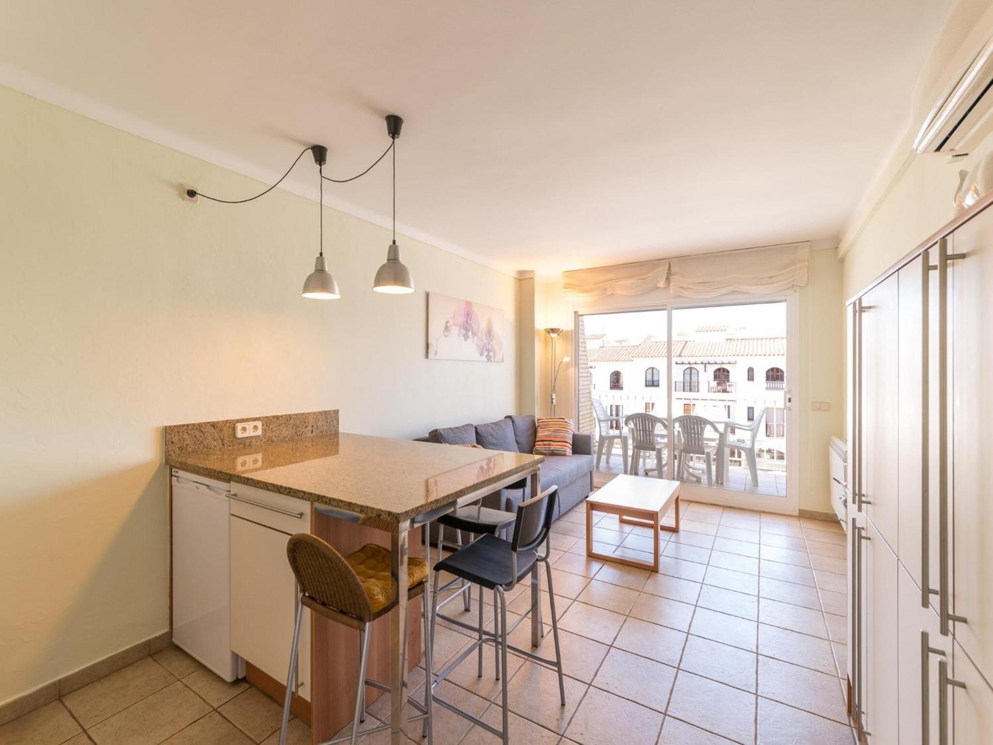 Apartamento Beautiful With Communal Pool