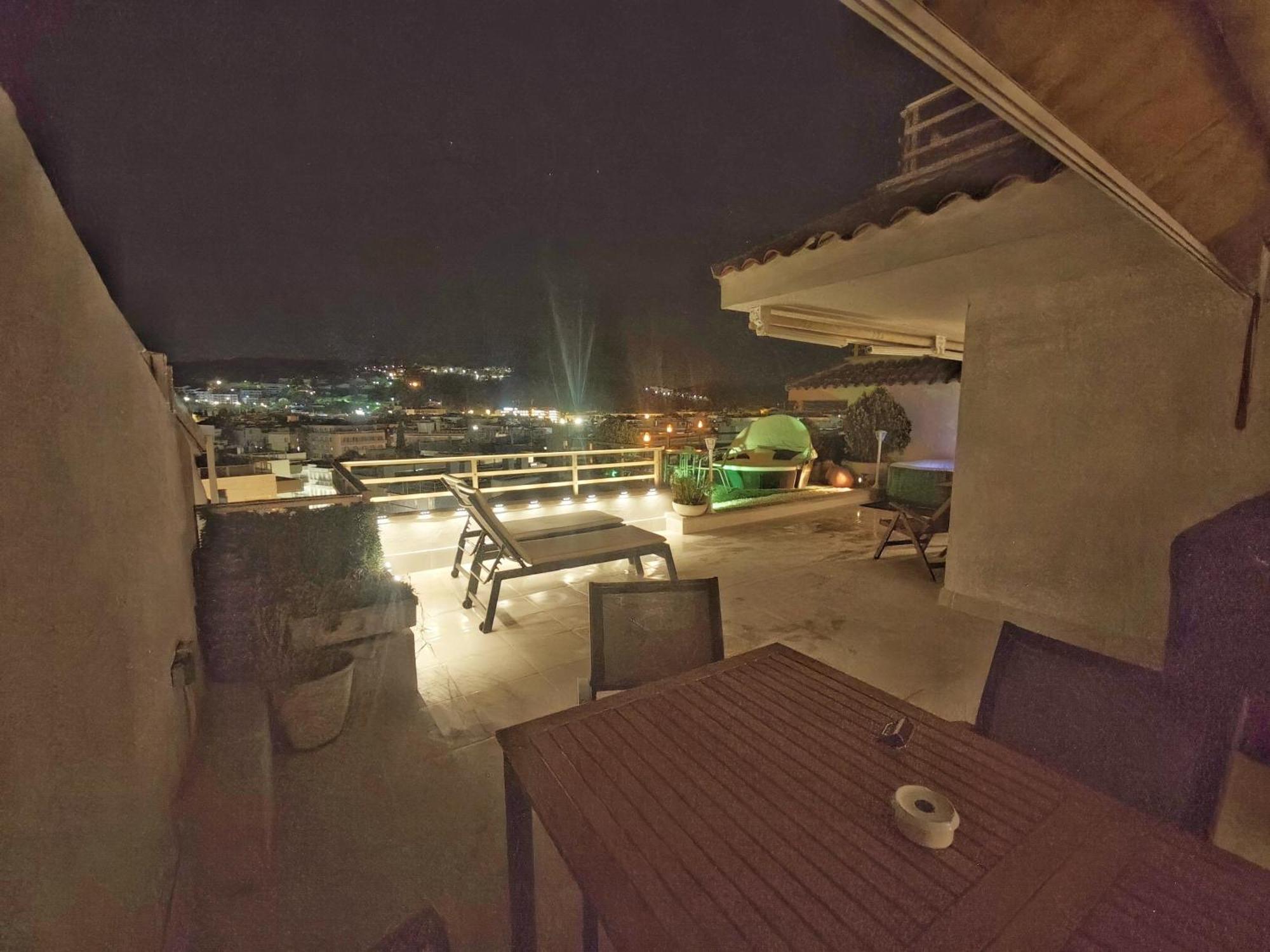 Apartment Luna Tossa De Mar With Jacuzzi, 5Mins Walking To The Beach, Sea And Castle View Big Terrace * Tossa de Mar