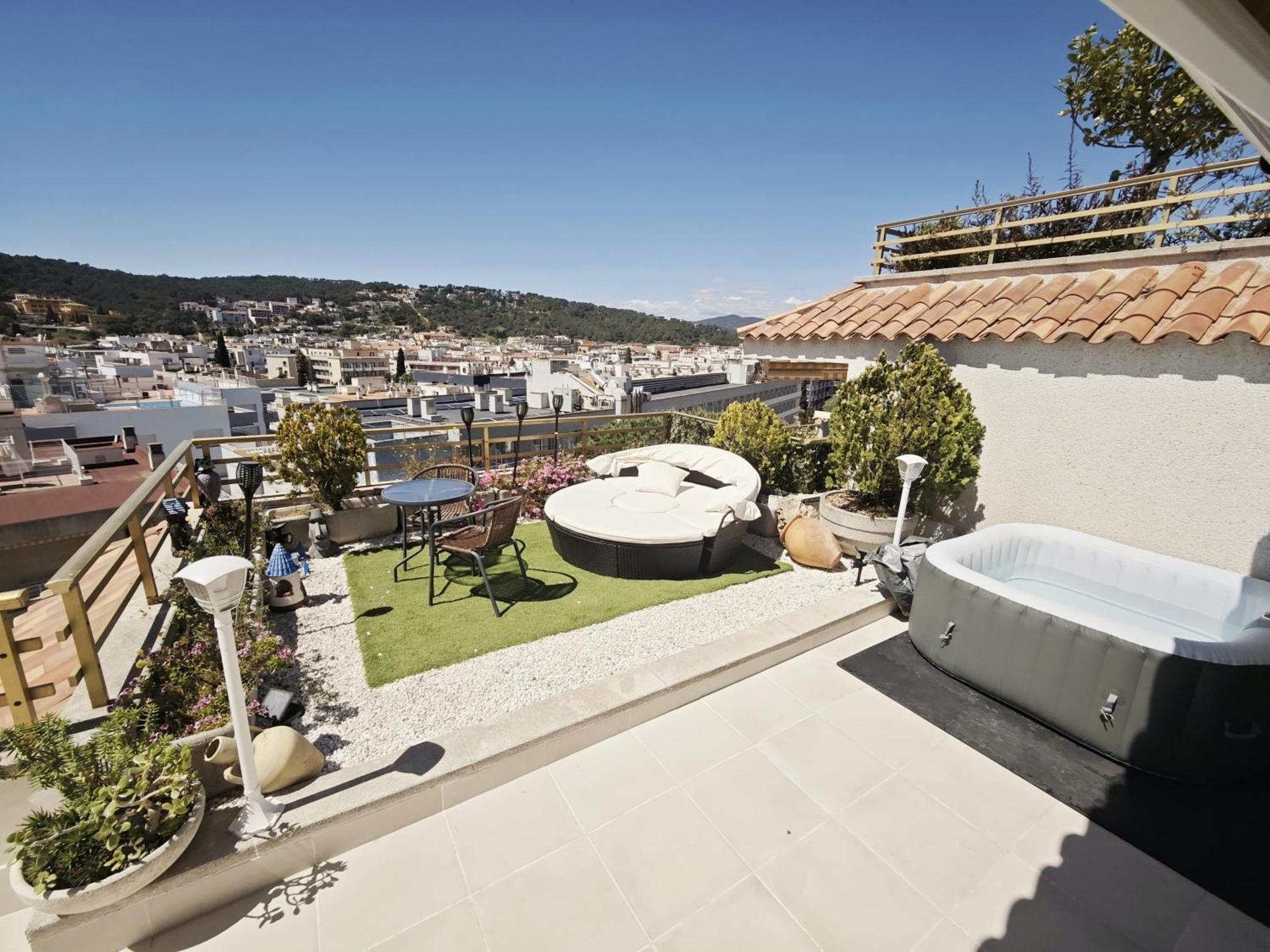 Apartment Luna Tossa De Mar With Jacuzzi, 5Mins Walking To The Beach, Sea And Castle View Big Terrace