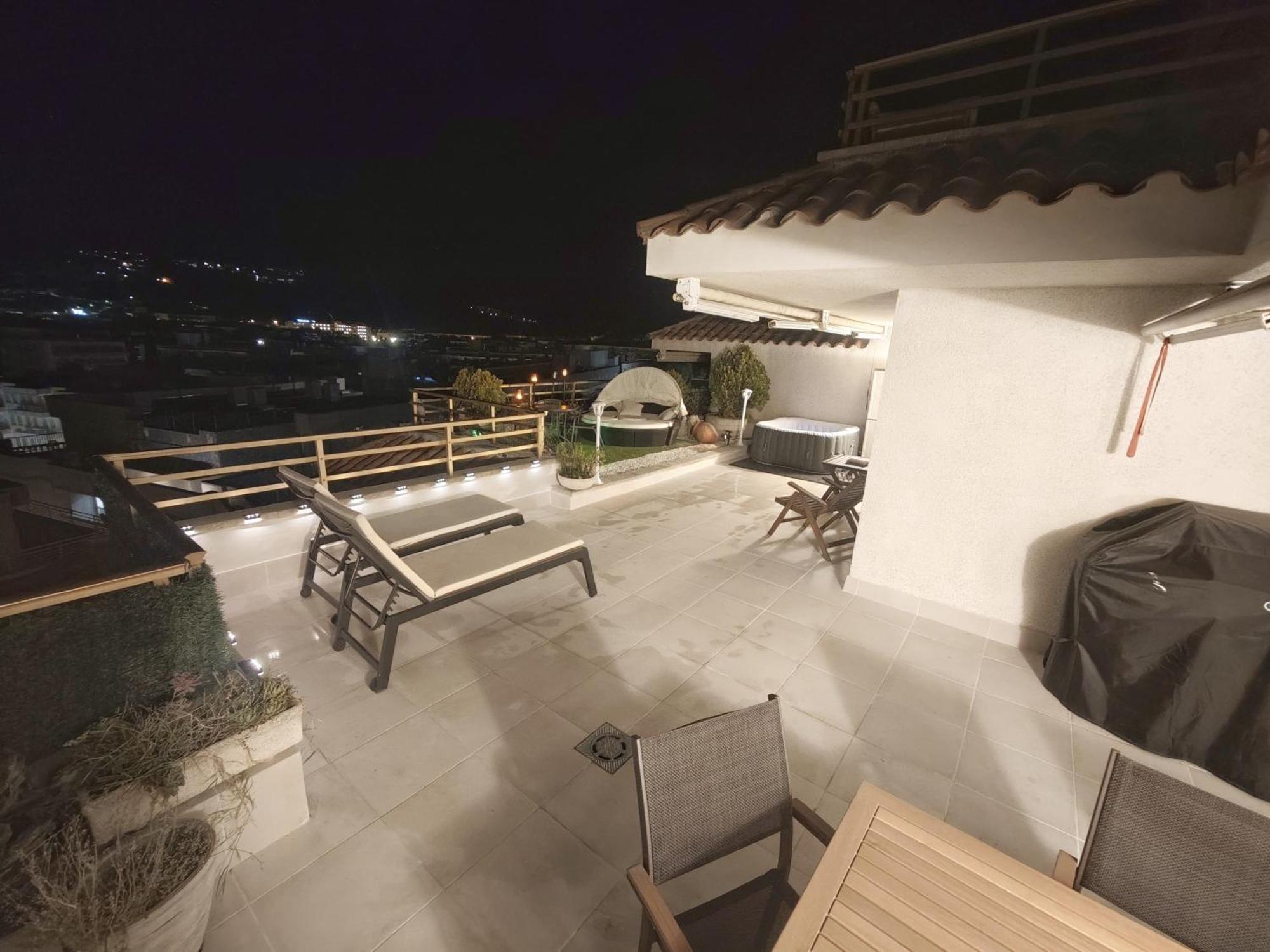 Apartment Luna Tossa De Mar With Jacuzzi, 5Mins Walking To The Beach, Sea And Castle View Big Terrace * Tossa de Mar