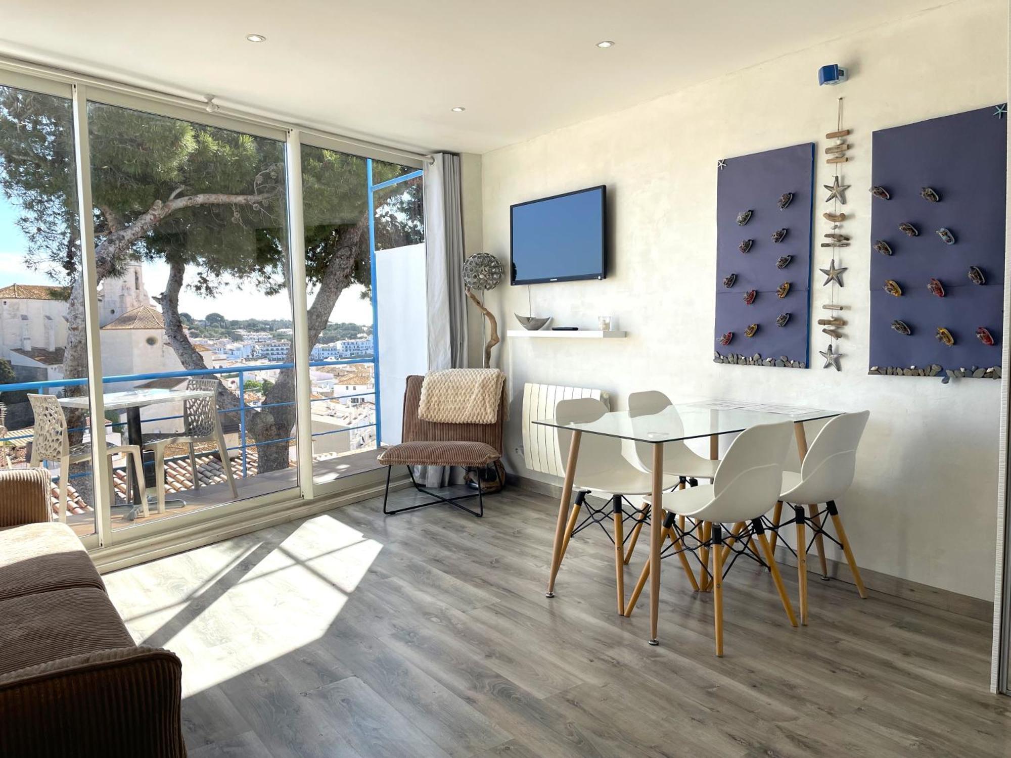 Tusquets - Con Vistas Al Mar Apartment *