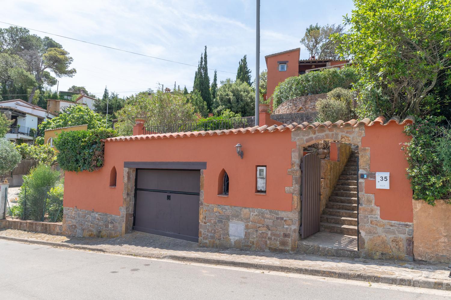 Picasso Mountain View Villa