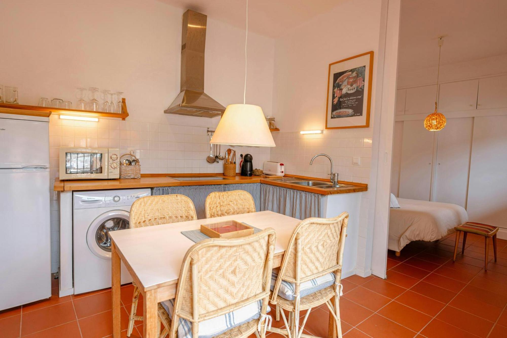 T5 - Cozy Retreat 50m To Garden Escape