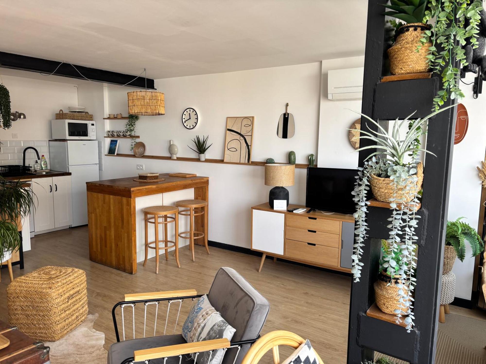 Apartment L'appart-rosas Boheme Chic, Au Bord De La *