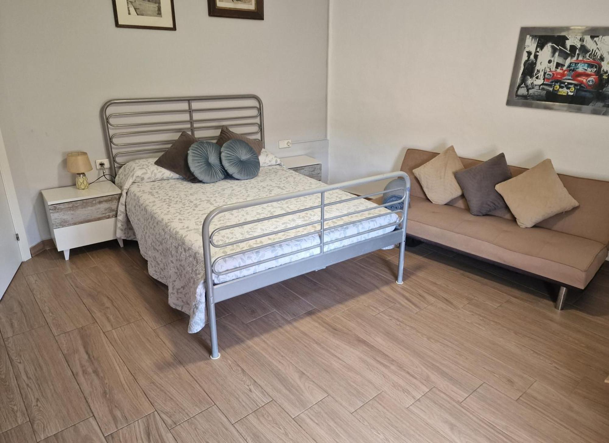 Newly Renovated Large With Garden *