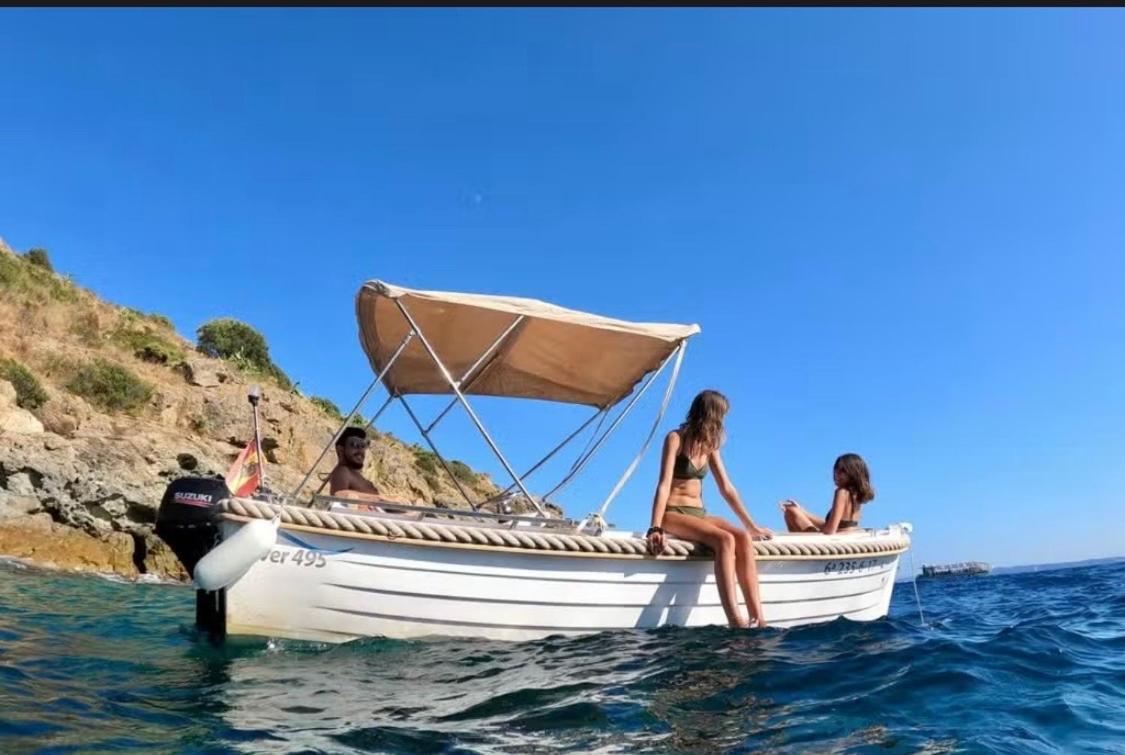 En Frente Al Mar De *
