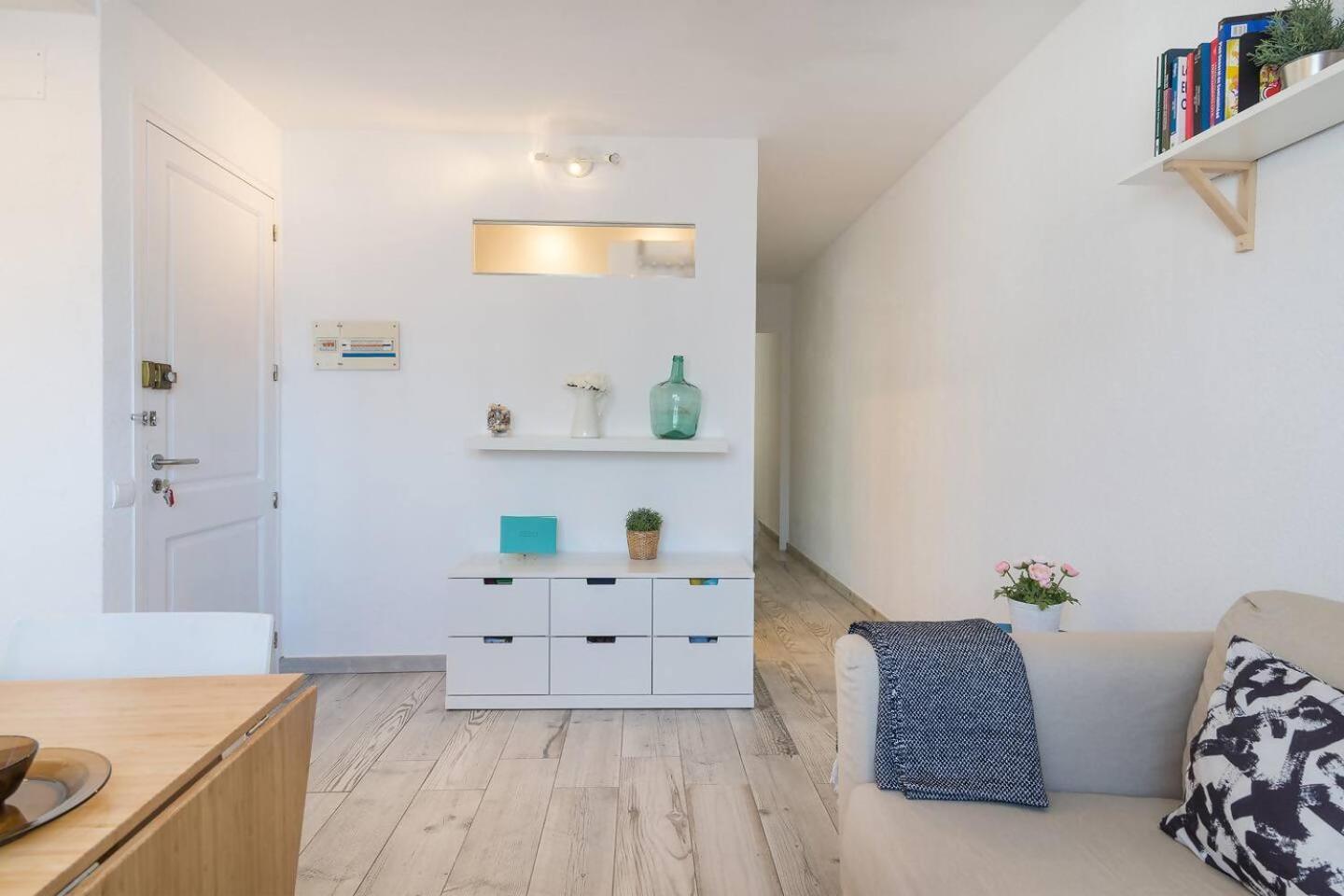 Stunning & Stylish In Apartment