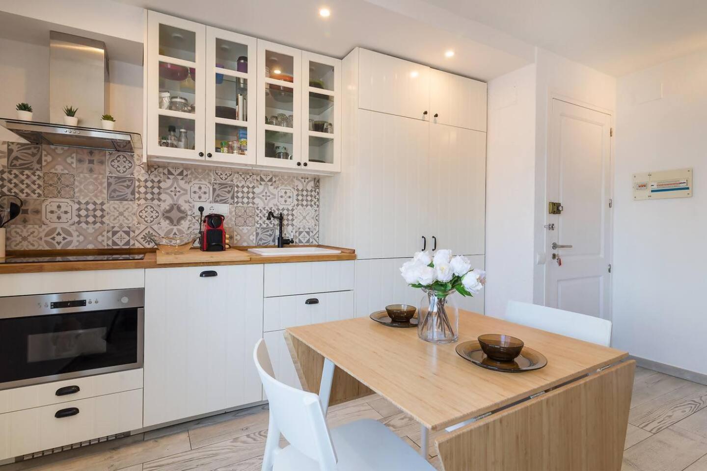 Stunning & Stylish In Apartment