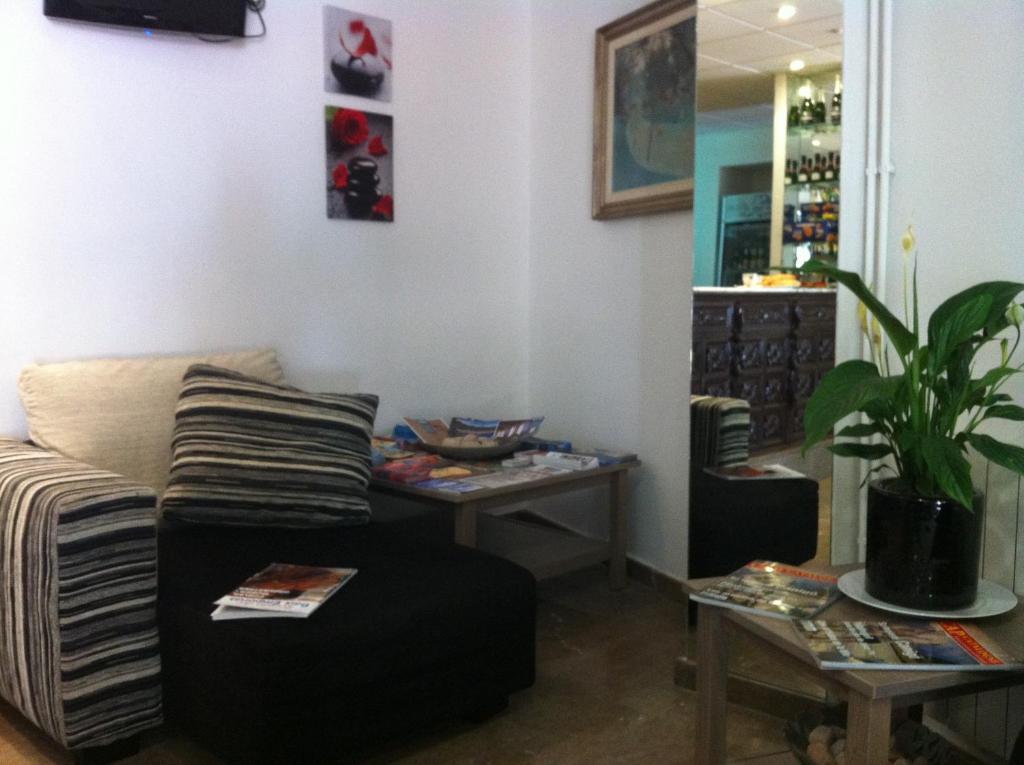 La Caleta De Hotel