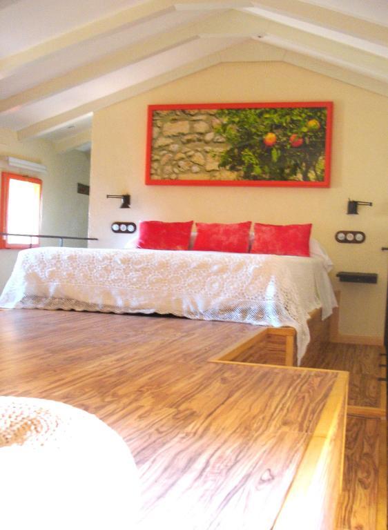 Casa Rural Ermita De Santa Llúcia * Tonya
