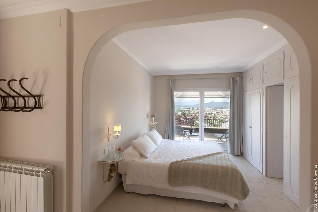 Villa Montjuic Girona Villa *