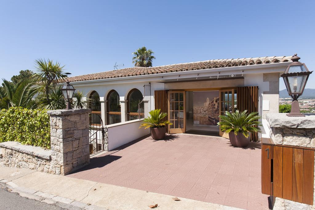 Villa Montjuic Girona Villa *