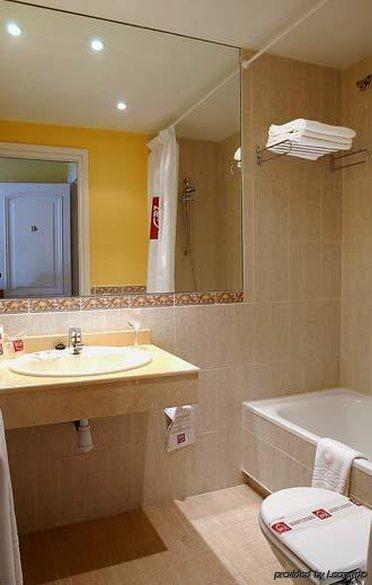 Husa Fornells Park Hotel 3*