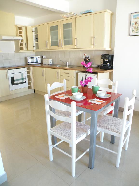 Waterside - Two Bedroom Apartment Empuriabrava