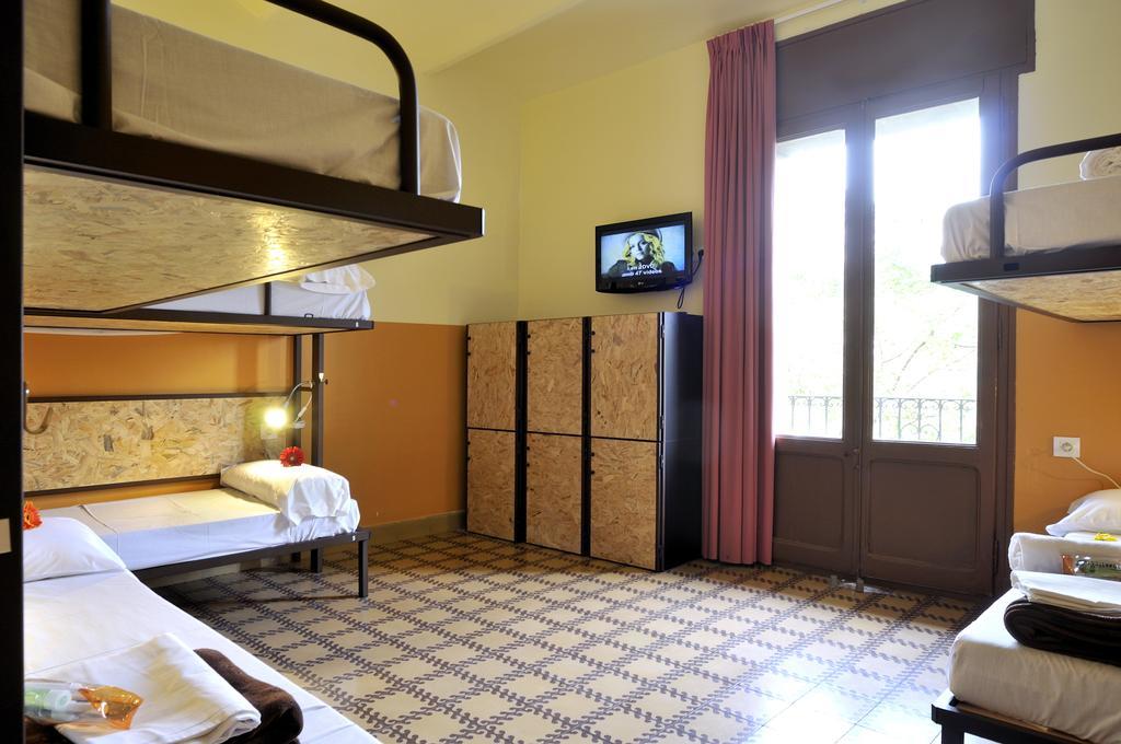 Equity Point Hostel Girona Gerona
