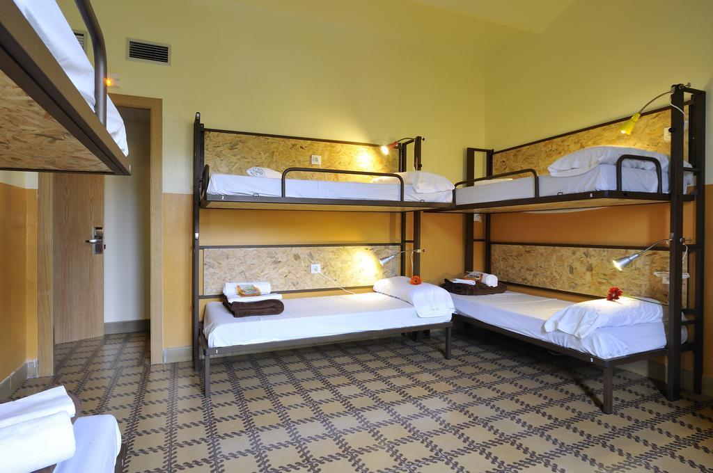 Equity Point Hostel Girona Gerona