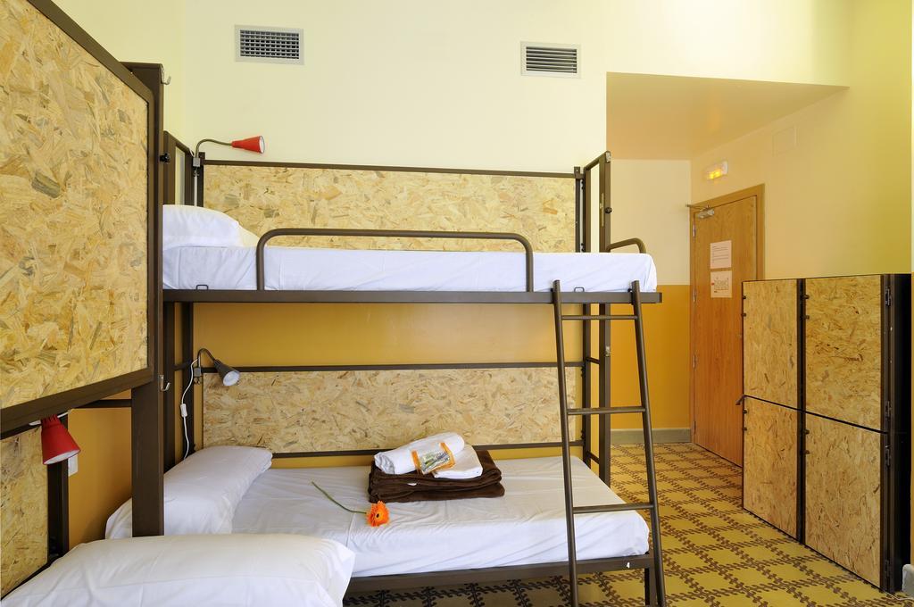 Equity Point Hostel Girona