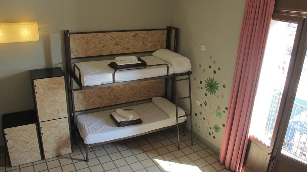 Hostal Equity Point Hostel Girona Gerona