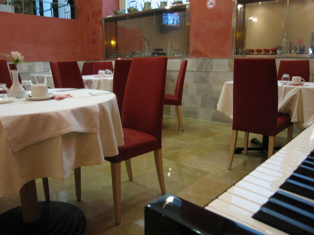 Rambla Hotel 3*