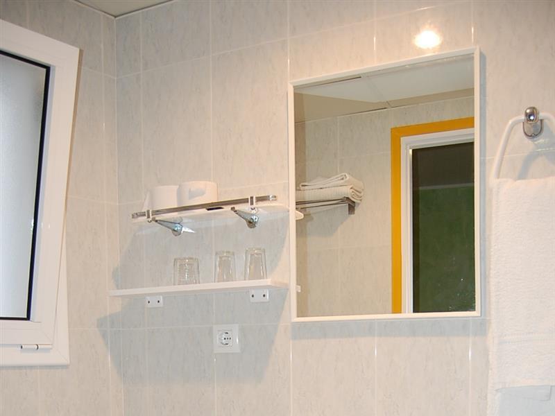 - El Amigo Guest house