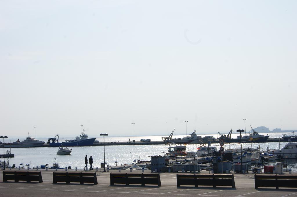 Agi Port De *