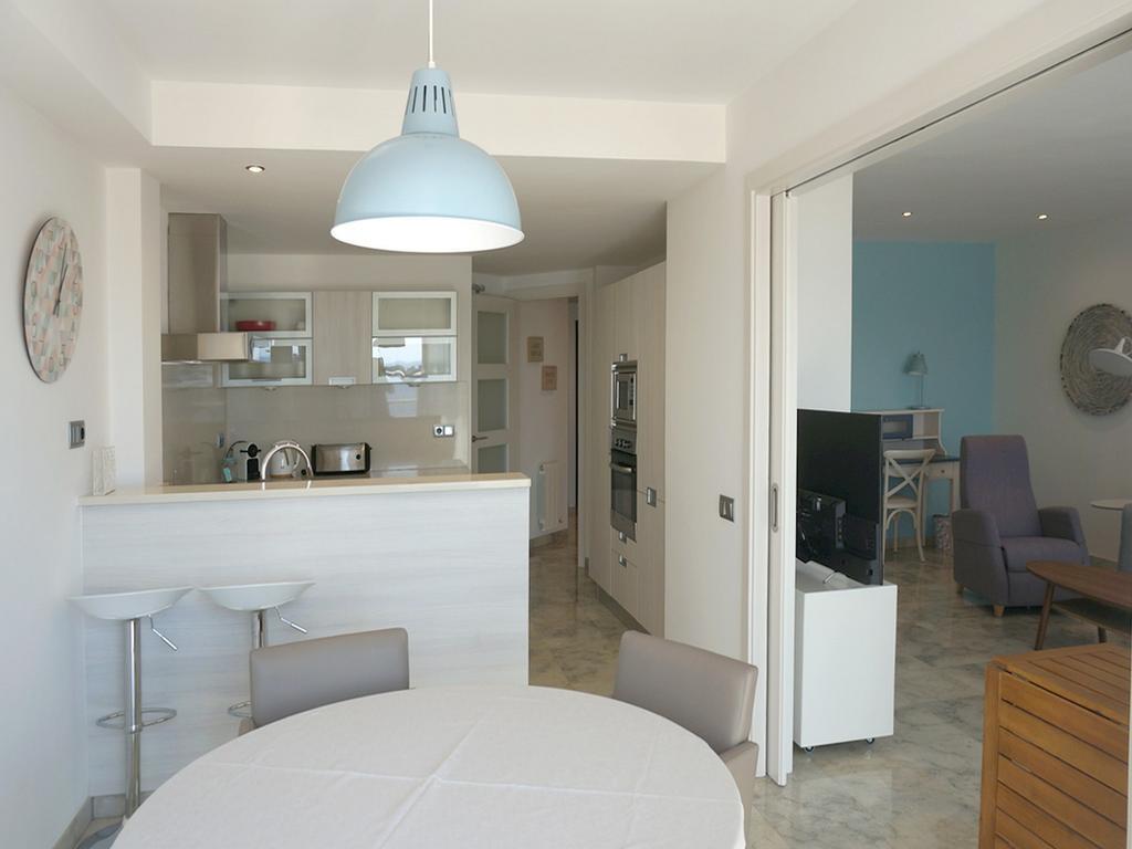 Llevant I Ponent Apartment