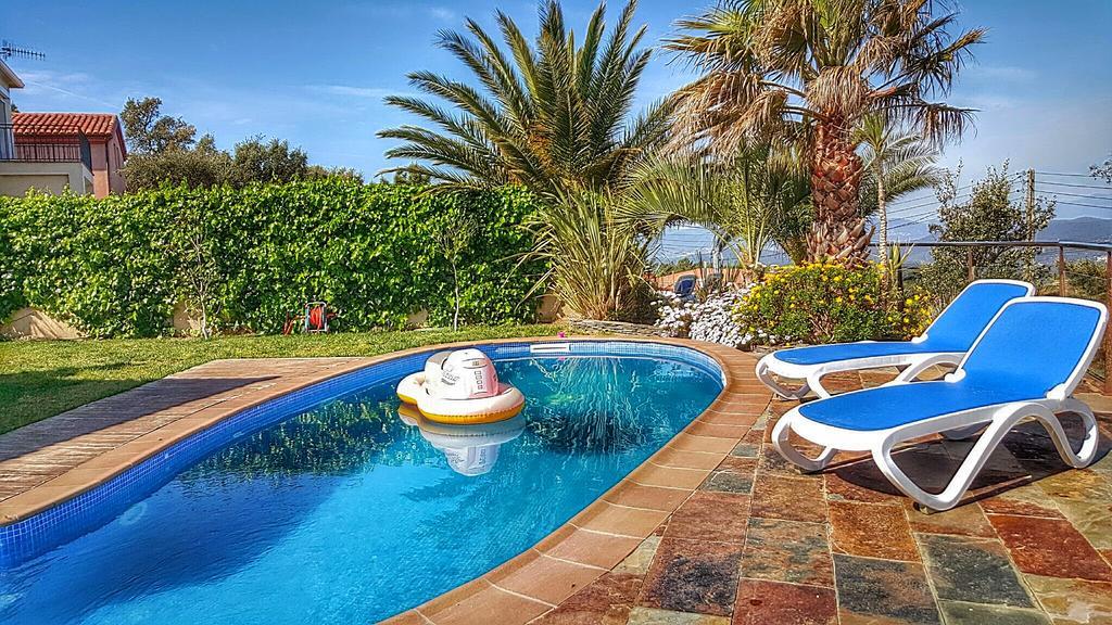 Roselles Villa