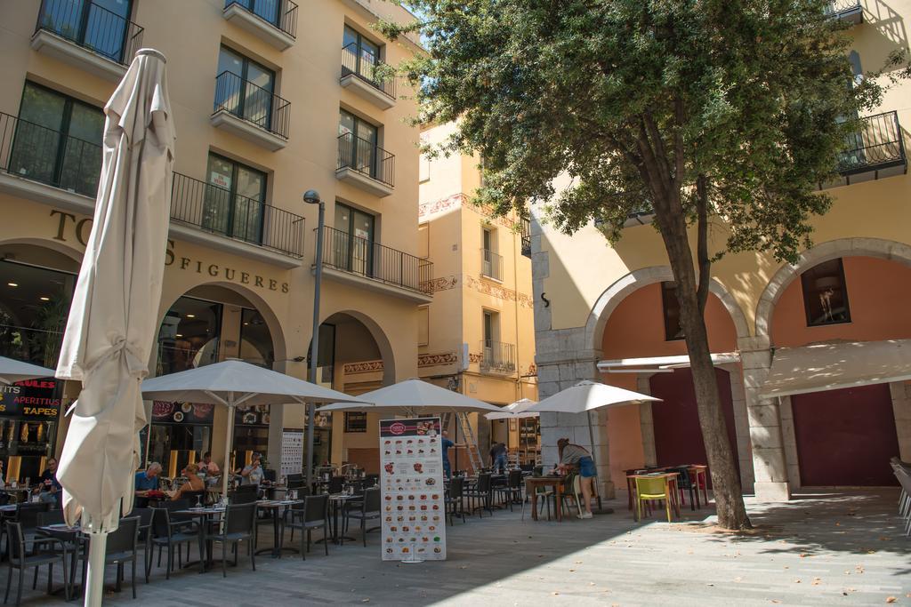 Center Plaza Figueres Apartment
